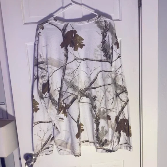 Gander Mountain Like New White Camouflage Long Sleeved Tee XXL MossyOak RealTree - Picture 4 of 5